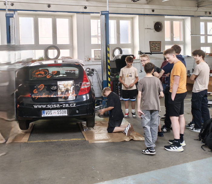 KA2.1 Projektový den na VOŠ a SŠ automobilní Zábřeh a exkurze firmy PAS